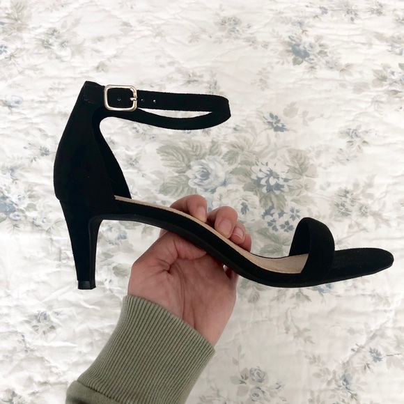 Old Navy Faux-Suede Skinny Heels in Black Size 7.5 - Picture 4 of 11